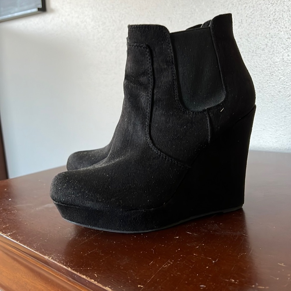 Mossimo sueded wedge boot